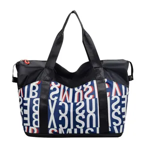 Reisetasche mit großem Fassungsvermögen und blau bedrucktem Fach für Trocken- und Nasstrennung