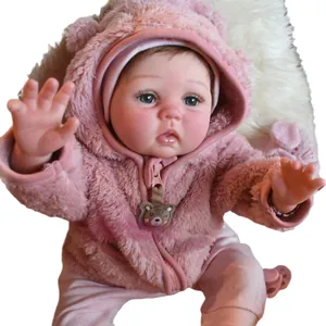 Poupée bébé reborn réaliste de 55 cm avec veste à capuche en peluche rose et pantalon