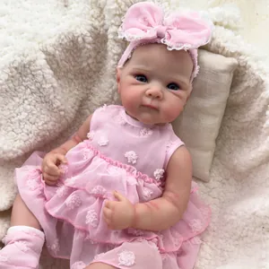 Realistische 48cm Reborn Puppe Bettie handgefertigt mit 3D-Haut und rosa Spitzenkleid