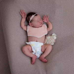 Poupée bébé reborn endormie de 20 pouces avec veines 3D sur couverture tricotée