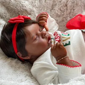 Poupée bébé Reborn réaliste de 18 pouces à peau foncée avec bandeau rouge et haut