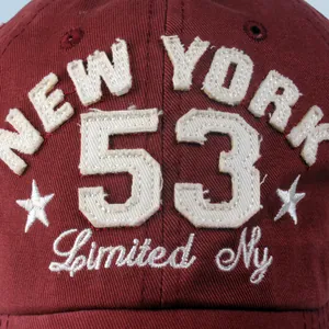 Cappellino da baseball bordeaux in cotone con ricamo vintage New York 53