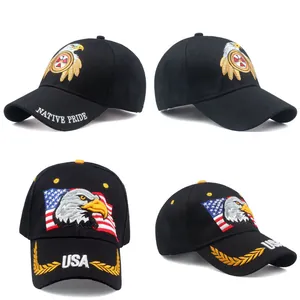 Détail de la broderie aigle et drapeau USA sur casquettes en coton noir de qualité