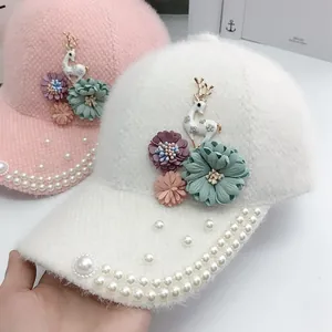 Casquette de baseball hiver pour femmes avec strass, perles et pendentif cerf