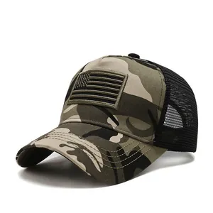 Detail der Dschungel-Camo-Tactical-Cap mit US-Flaggen-Stickerei und Mesh-Rückseite