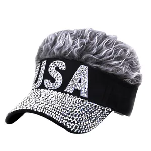 Visière de soleil noire créative avec perruque bouclée grise et design USA en strass