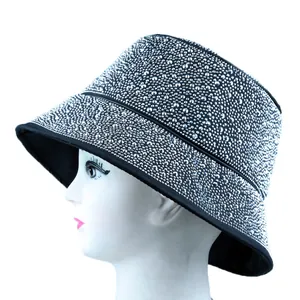 Chapeau bob noir à la mode avec strass argentés pour la protection solaire et le style extérieur