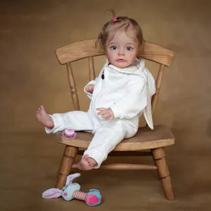 Bambola Reborn Realistica Arti in Silicone Vinile Corpo in Cotone Neonato Verosimile Con Tutina E Giocattolo Di Coniglio Bambola Fatta A Mano Regalo