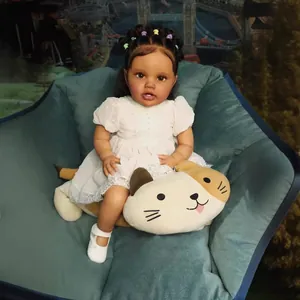 Poupée Reborn Réaliste Teint Foncé Membres en Silicone Souple Corps en Tissu Fait à la Main Réaliste Poupée Fille Avec Robe en Dentelle Blanche