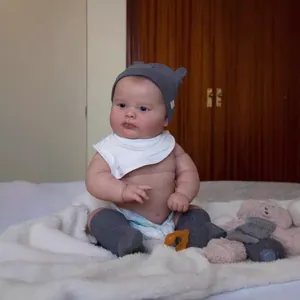 Lifelike Reborn Baby Doll Full Silicone Vinyl Body Realistic Newborn Toy With Clothes Hat Socks Bear Accessory Handmade Toy