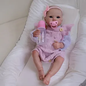 Realistische 48cm Reborn Babypuppe Bettie mit 3D-Hautstruktur und rosa Strickoutfit