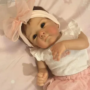 Poupée Bettie Reborn réaliste 18 pouces avec bandeau rose et robe tutu en tulle multicouche