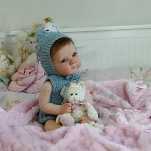 Bambola Reborn Realistica Bettie Neonato In Vinile Silicone Morbido Con Completo In Maglia Blu E Orsetto Di Peluche