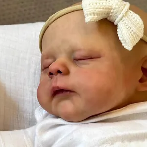 Poupée Reborn Erica réaliste de 19 pouces avec peau naturelle et bandeau en dentelle