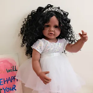 Poupée Reborn réaliste de 22 pouces avec cheveux bouclés noirs et robe princesse à paillettes