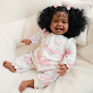 Realistische Reborn Babypuppe Schwarze Haut Mädchen Vinyl Silikon Stoffkörper Handgewurzeltes Lockiges Haar Mit Blumenoutfit