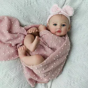 Poupée reborn Meadow 18 pouces réaliste avec emmaillotage à pois roses et bandeau