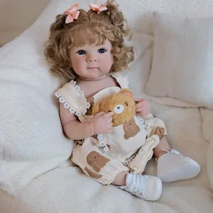 Bambola Reborn realistica da 45 cm con capelli biondi e vestitino con orsetto