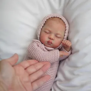 Poupée Bébé Reborn Dormante Réaliste Nouveau-Né Fille Corps En Tissu Membres En Vinyle Avec Tenue Tricotée Rose Cheveux Peints