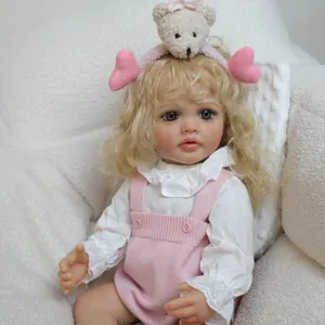 Poupée Reborn réaliste de 22 pouces en barboteuse rose et chemise en dentelle