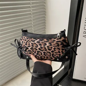 Dames Vintage Luipaardprint Strik Onderarmtas PU Leer Schoudertas Mode Klinknagels Baguette Handtas Urban Stijl