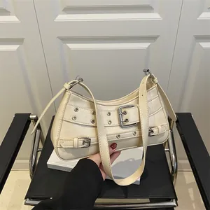 Damen Mode PU Leder Unterarmtasche Minimalistisch Niet Schultertasche Mit Gürtelschnalle Punk Y2K Schicke Einfarbige Handtasche