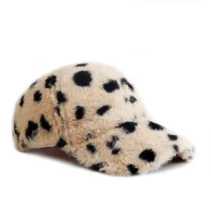 Casquette de baseball d'hiver en fausse fourrure avec taches de léopard à la mode