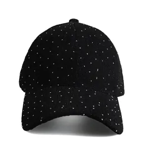 Casquette de baseball noire pour femme avec strass argentés et visière incurvée chic