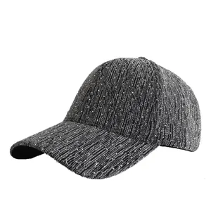 Casquette de baseball noire étincelante avec paillettes argentées et bord incurvé pour le soleil