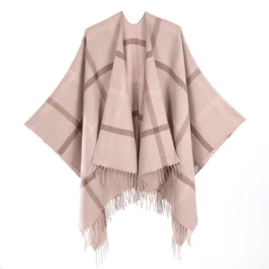 Classic British checkered cashmere-feel shawl with elegant tassels for autumn and winter
