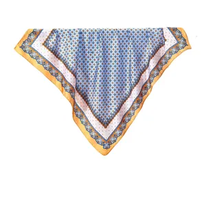 Klassisches Paisley-Seidentuch mit geometrischen Mustern und Blumenprint in Blau und Gold