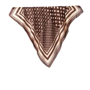 Elegante foulard in seta 70cm con motivo vintage marrone e stampa di lettere