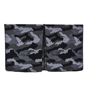 Châle poncho jacquard mode hiver avec un motif camouflage noir et gris anthracite