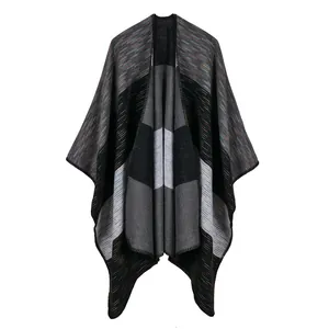 Dames poncho van imitatie kasjmier met sterstrepen en grijs-zwart gebreid patroon