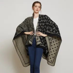 Châle poncho en tricot réversible avec motifs paisley et pois pour femmes élégant