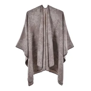 Châle poncho gris élégant à fleurs jacquard pour femmes avec texture épaisse en cachemire