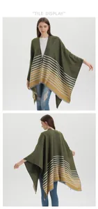 Vue détaillée du châle en tricot vert armée avec motif rayé jaune et bord frangé