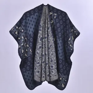 Poncho épais en tricot pour femme avec imprimé léopard bleu et motif jacquard