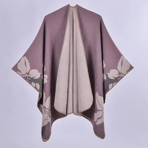 Châle poncho réversible style cachemire avec grands motifs floraux en gris-violet et beige