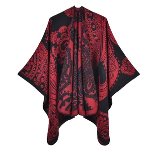 Châle poncho en cachemire rouge et noir avec motifs cachemire bohèmes élégants