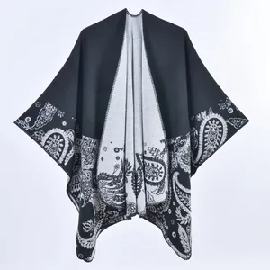 Poncho scialle in maglia spessa double-face da donna con motivi paisley vintage