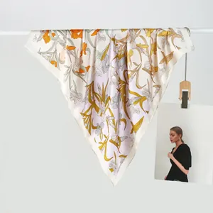 Foulard Quadrato In Raso Con Stampa Floreale Da Donna Elegante Leggero Effetto Seta Bandana Per Donna Moda Accessorio Foulard Decorativo Per Il Collo