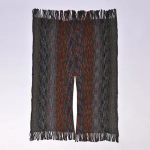 Châle poncho en maille ethnique avec franges en tricot de chaîne et motifs colorés