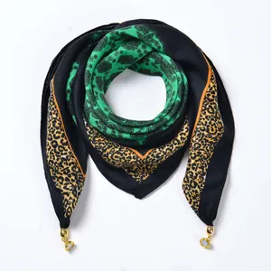 Women Magnetic Buckle Square Scarf Polyester Satin Printed Leopard Floral Pattern Neck Wrap Fashion Decorative Accessory