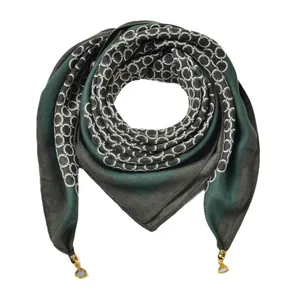 Magnetic velvet neck scarf with geometric chain pattern and golden metal charms