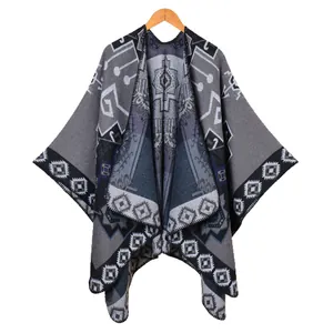 Châle en tricot gris et marine avec motifs géométriques vintage et notes de musique