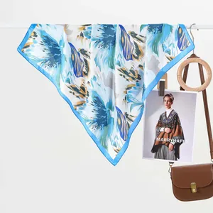Abstrakte Seidenschal im Ölgemälde-Stil mit blau-weißem Blumenmuster für Damen