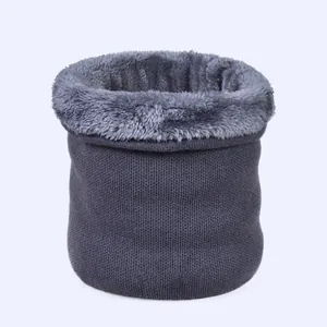 Écharpe tube tricotée gris foncé avec doublure polaire pour la chaleur d'hiver