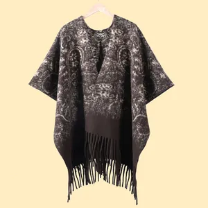 Dames vintage paisley omslagdoek met franje in koffiebruin en crème van dik breisel