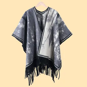 Poncho Cape Peinture à l'Encre Vintage Avec Franges Esthétique Chinoise Imitation Cachemire Enveloppe Chaude pour l'Hiver